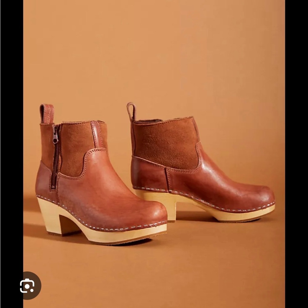 Swedish Hasbeens Tan Leather Ankle Clogs